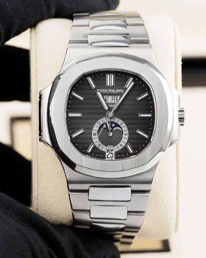 Patek Nautilus 5726 argento e quadrante Nero